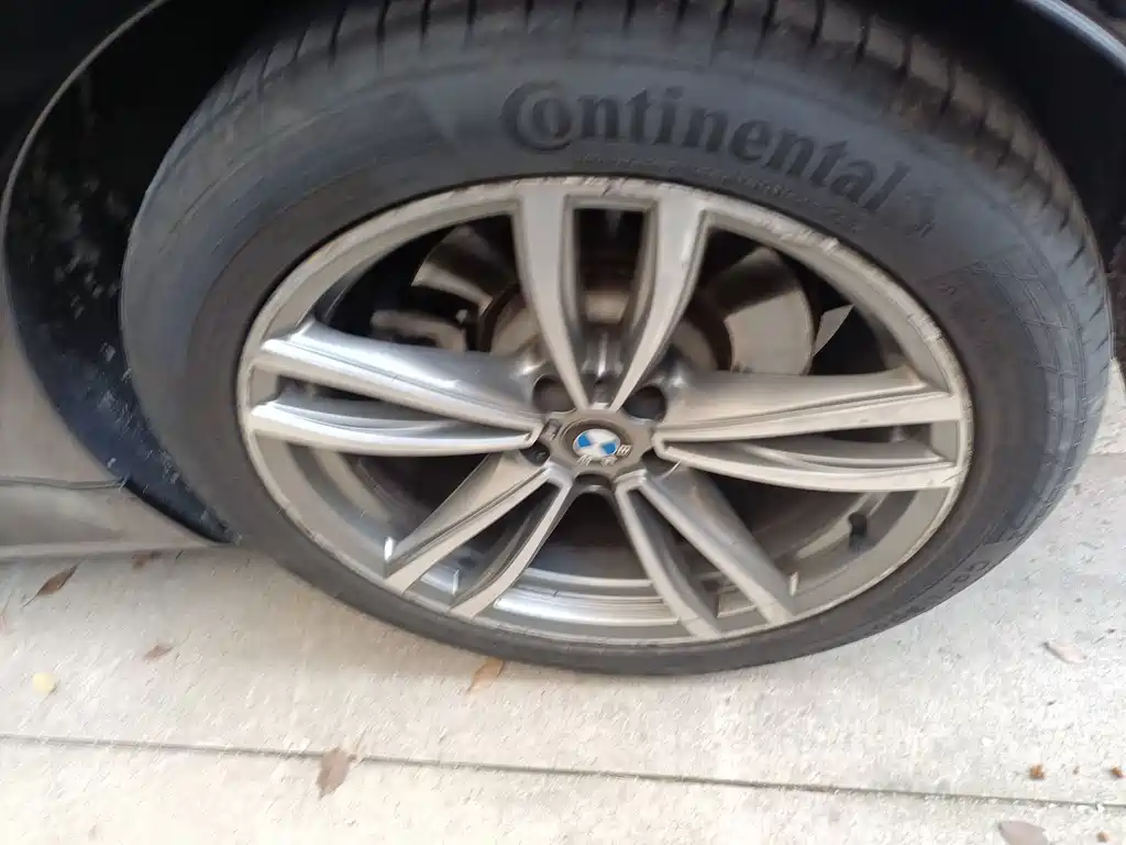 BMW 7 Series — миниатюра 13