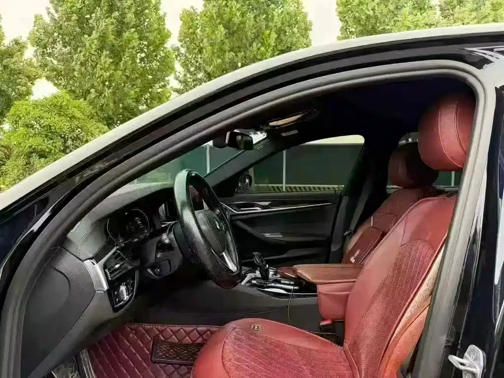 BMW 5 Series — миниатюра 4