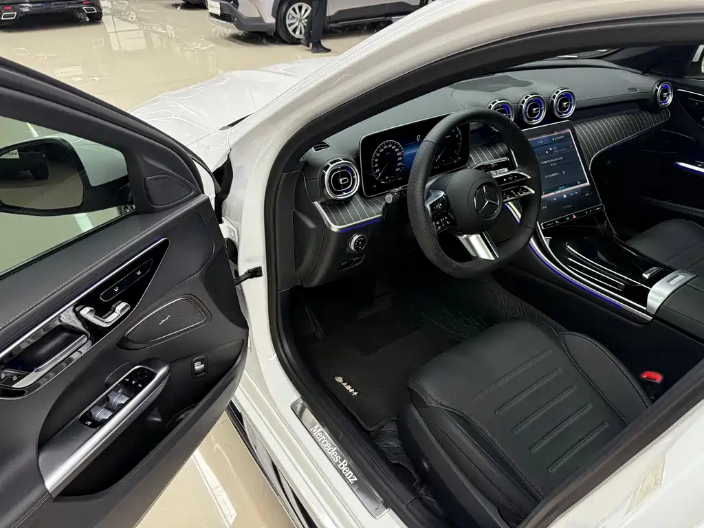 Mercedes-Benz C-Class — миниатюра 7