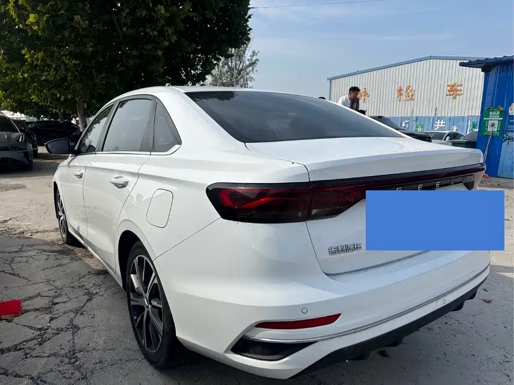 Geely Emgrand — миниатюра 11