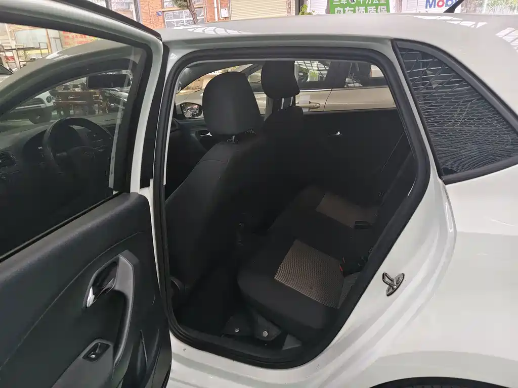 Volkswagen Polo — миниатюра 8