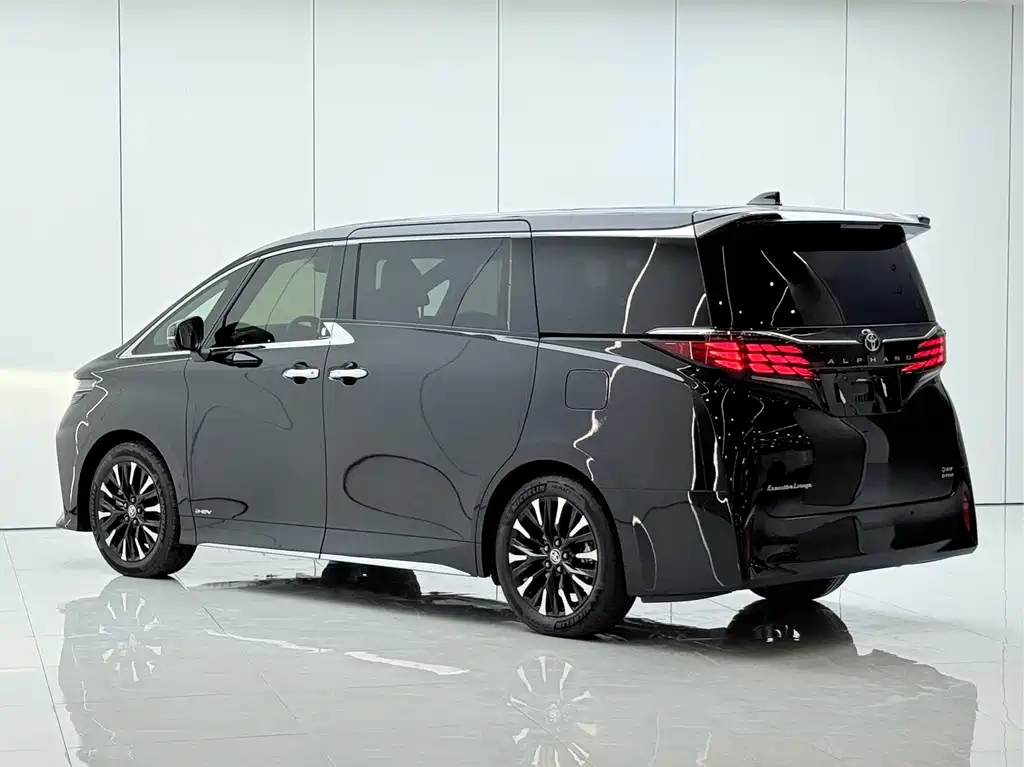 Toyota Alphard — миниатюра 14
