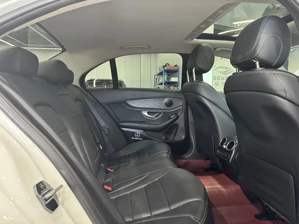 Mercedes-Benz C-Class — миниатюра 15