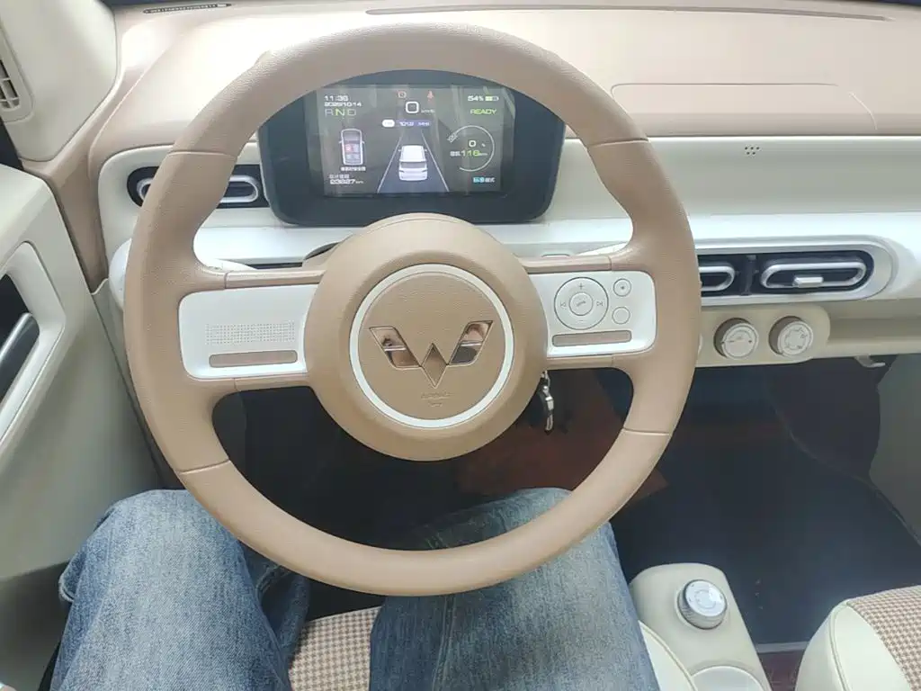 Wuling MINIEV — миниатюра 11
