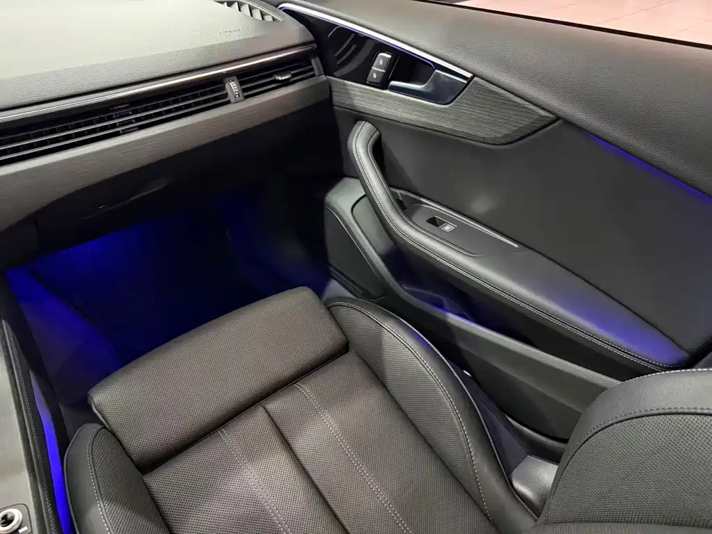Audi A4L — миниатюра 13