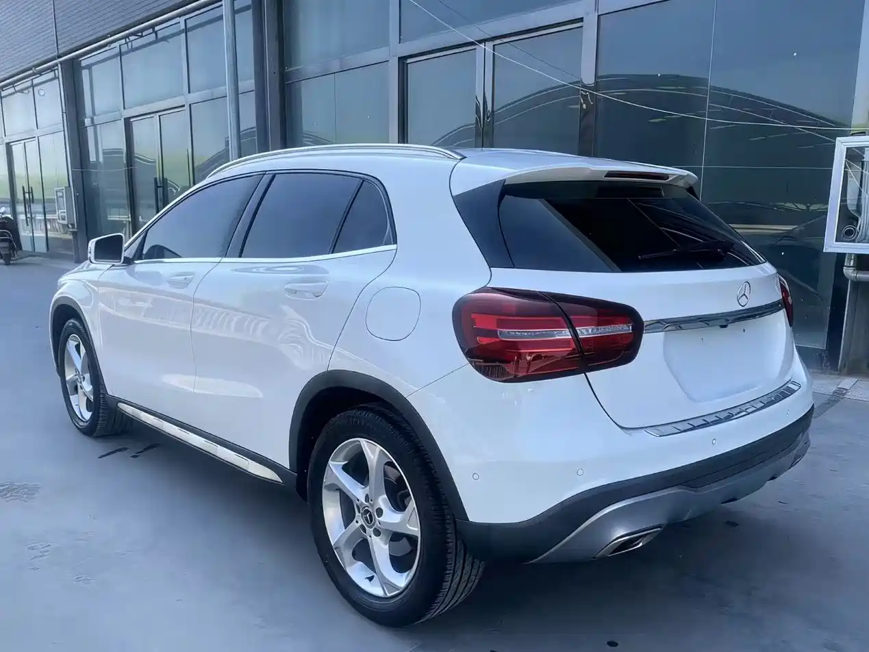 Mercedes-Benz GLA
