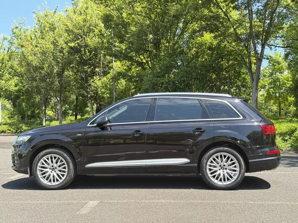 Audi Q7 — миниатюра 10
