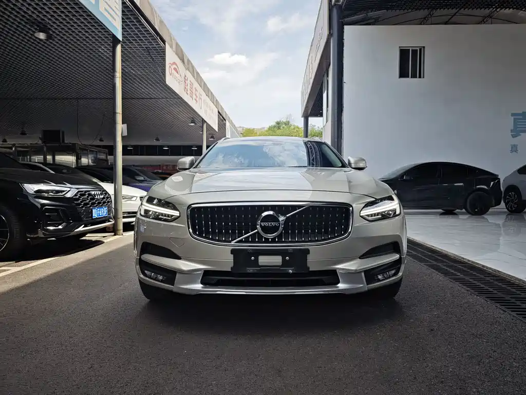 Volvo V90 — миниатюра 2
