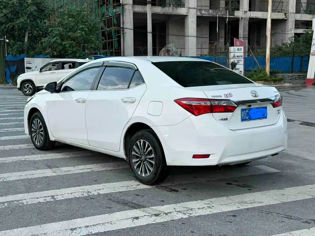 Toyota Corolla — миниатюра 4