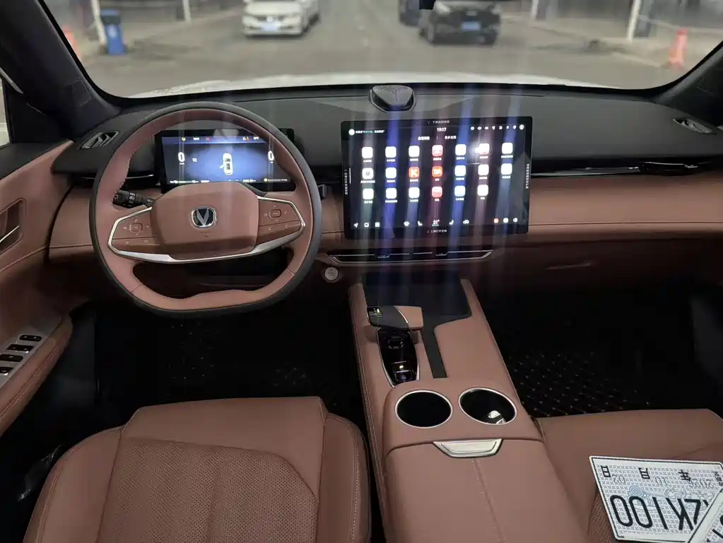Changan UNI-Z New Energy — миниатюра 8