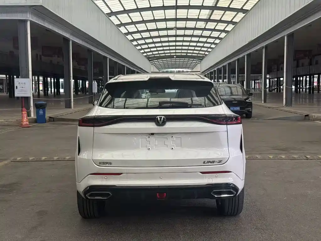 Changan UNI-Z New Energy — миниатюра 12