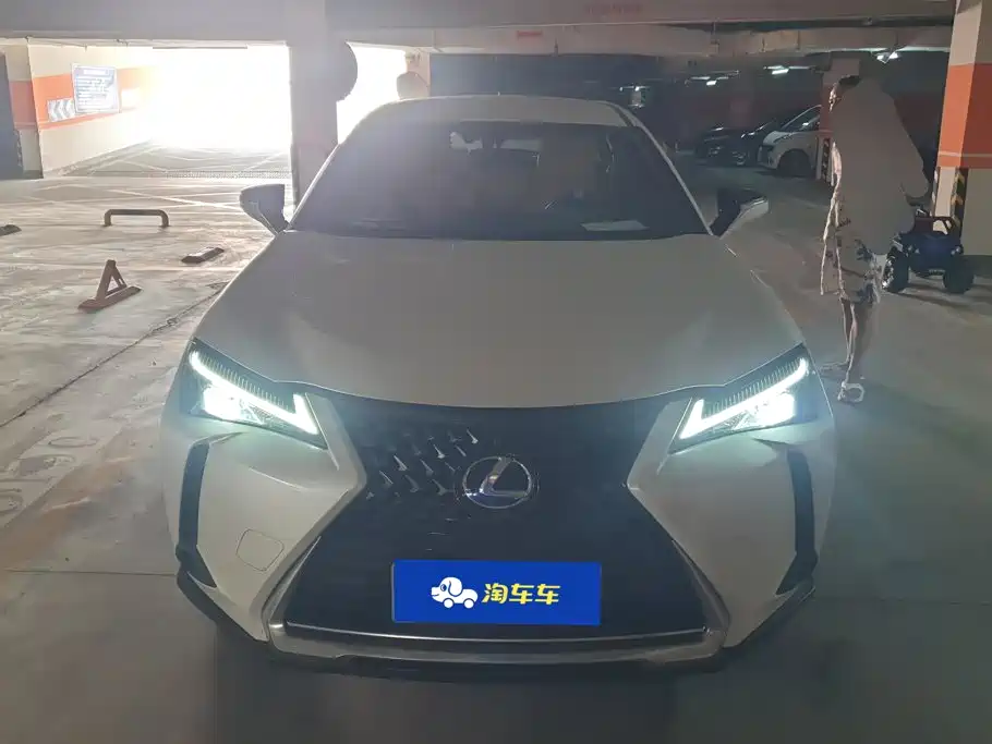 Lexus UX — миниатюра 2