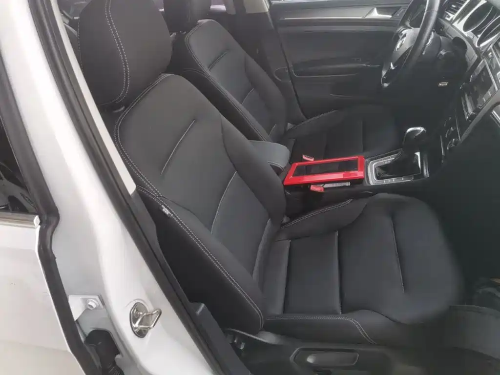 Volkswagen Golf — миниатюра 25