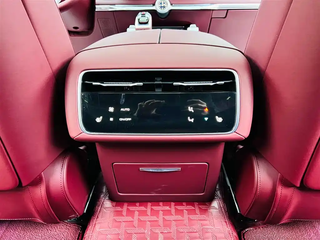 TANK TANK 700 NEW ENERGY