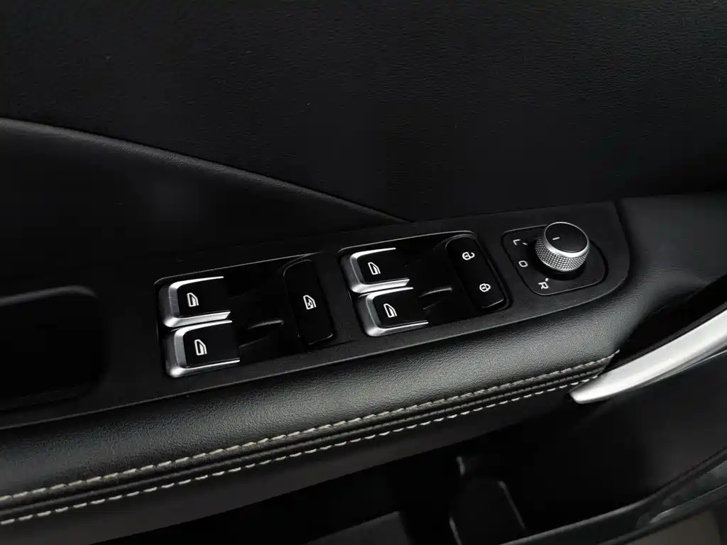 Geely Binyue — миниатюра 9