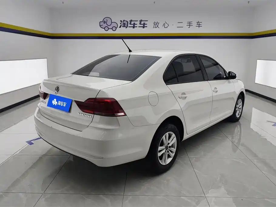 VOLKSWAGEN SANTANA