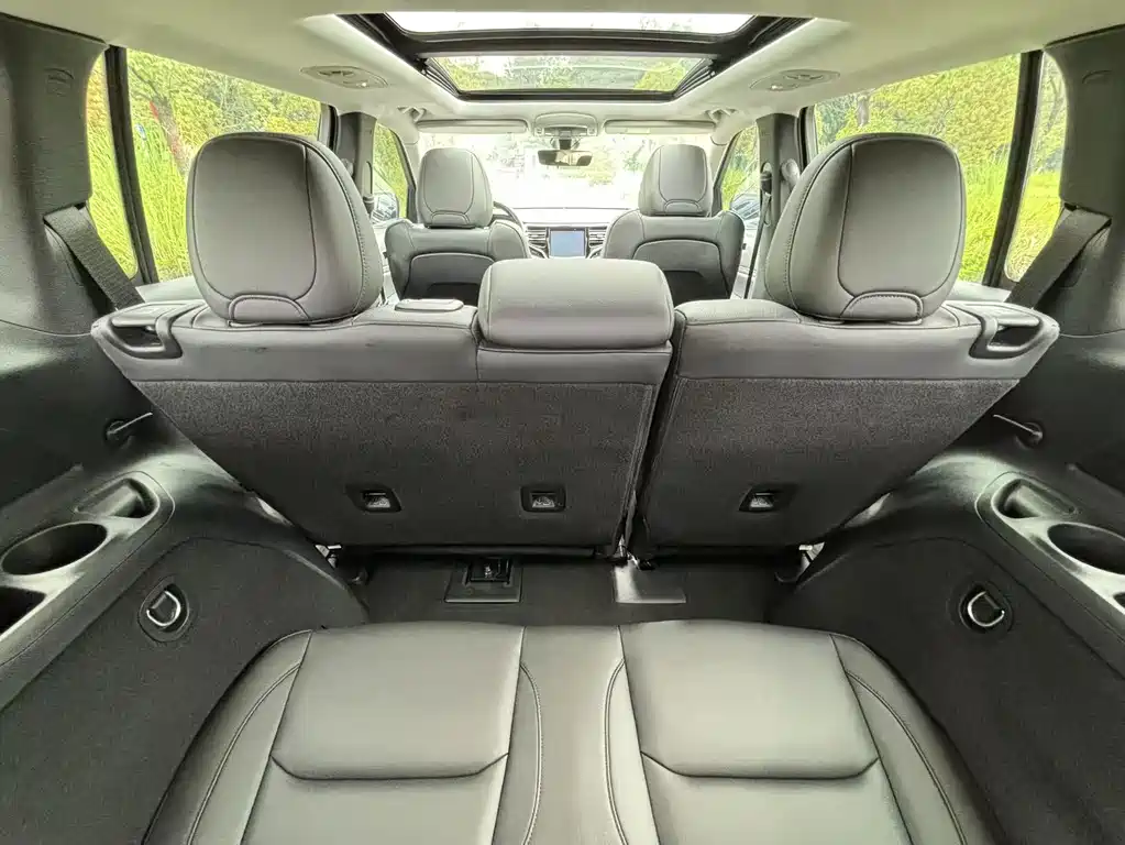 JEEP GRAND COMMANDER