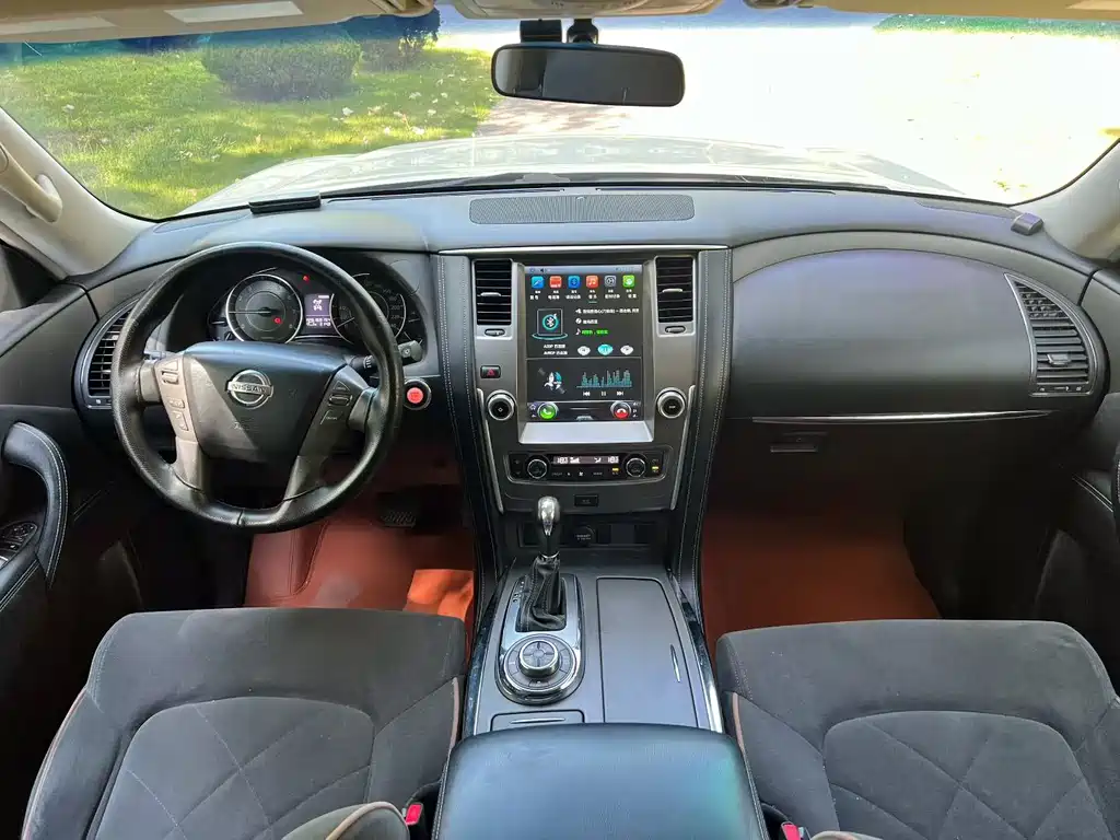 Nissan Patrol — миниатюра 5