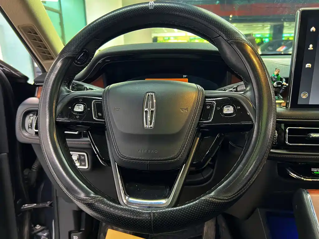Lincoln Aviator — миниатюра 17