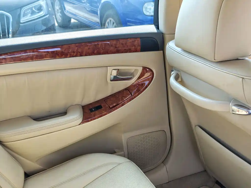 Toyota Crown — миниатюра 20