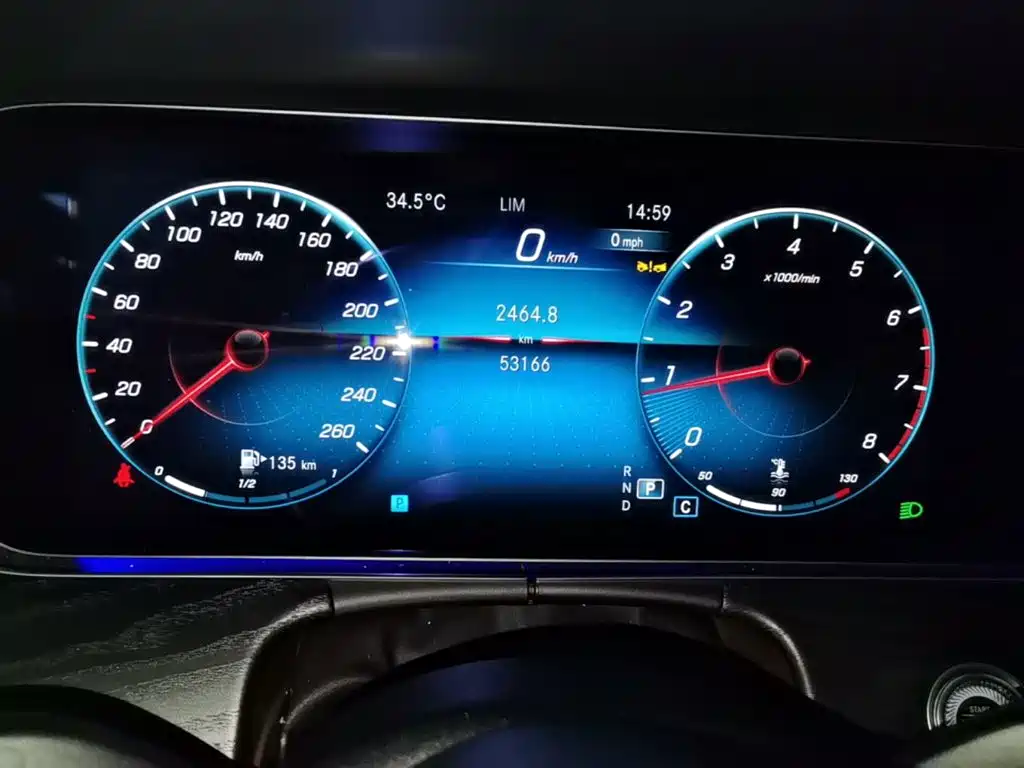 Mercedes-Benz E-Class — миниатюра 12