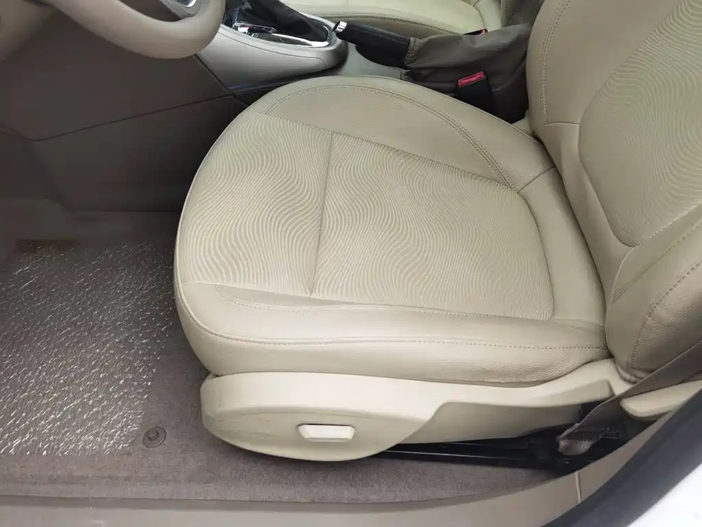 Buick Excelle — миниатюра 20
