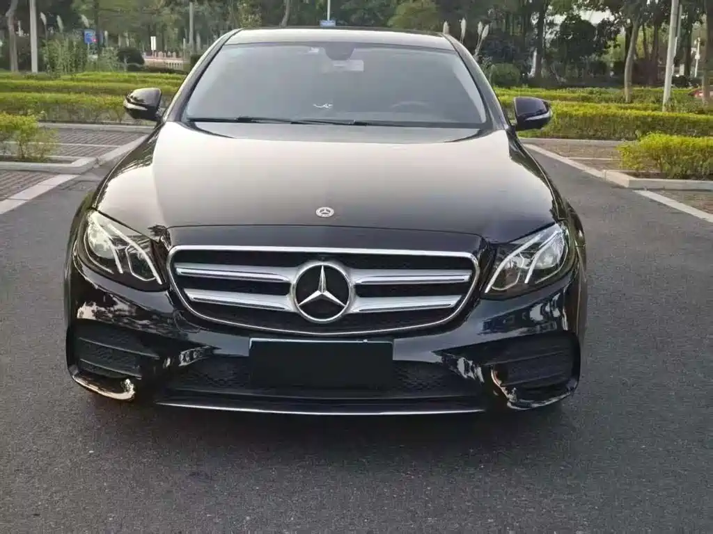 Mercedes-Benz E-Class — миниатюра 2