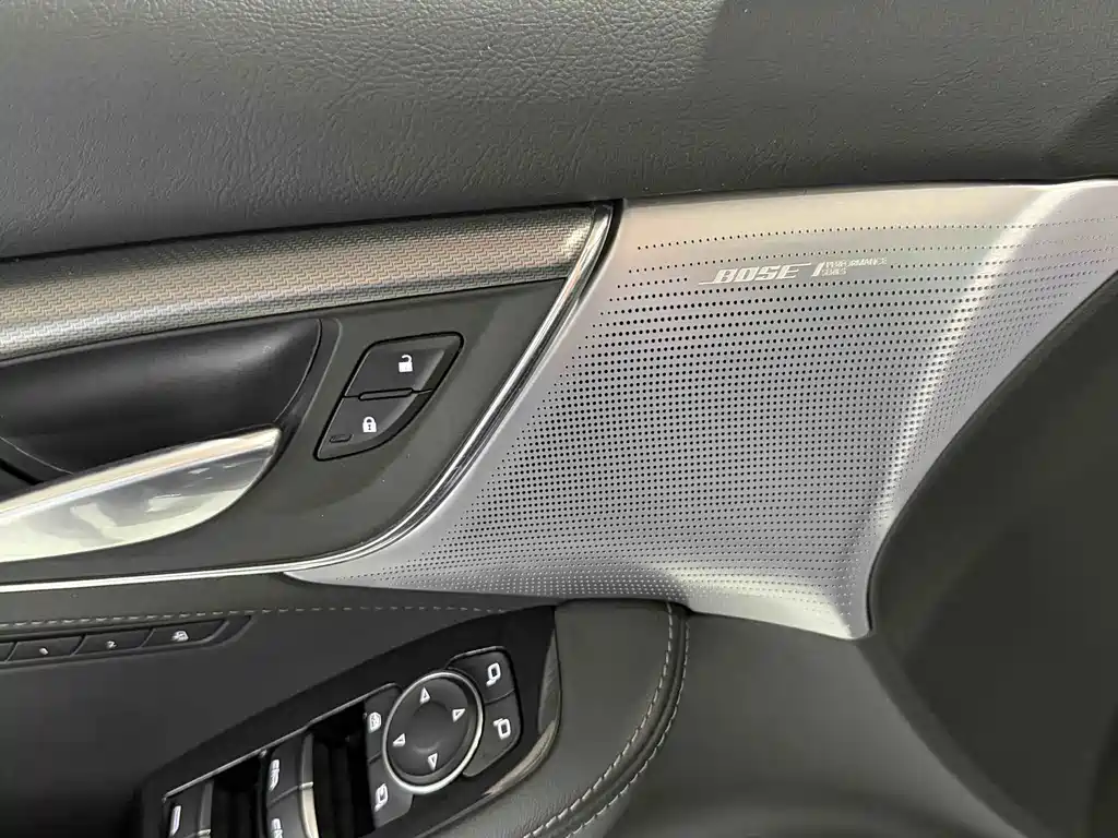 Cadillac CT5 — миниатюра 23