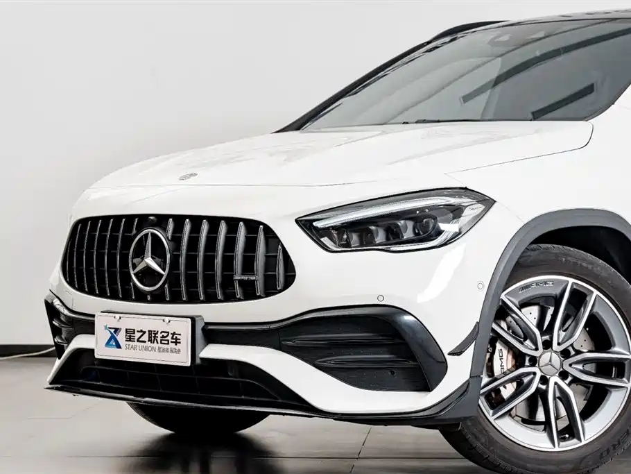 MERCEDES-BENZ GLA AMG