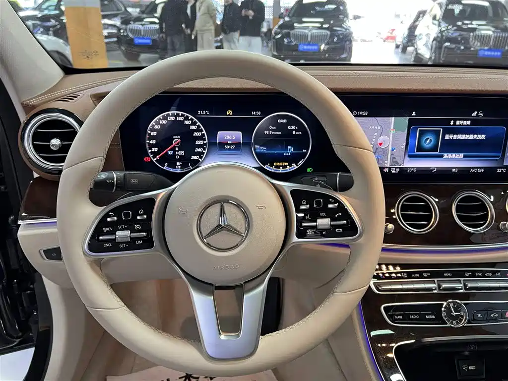 MERCEDES-BENZ E CLASS