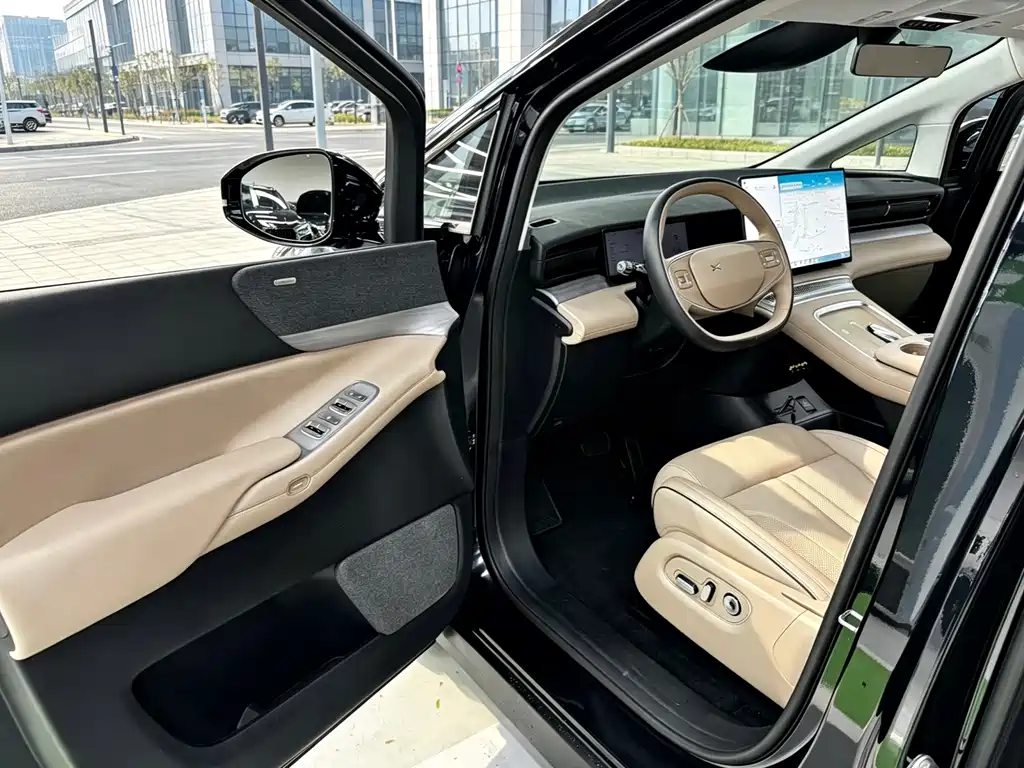 XPeng X9 — миниатюра 7