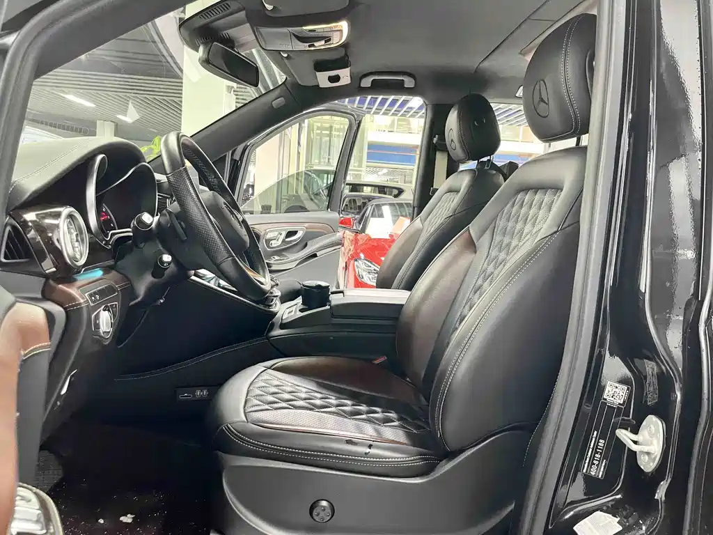 Mercedes-Benz V-Class — миниатюра 8