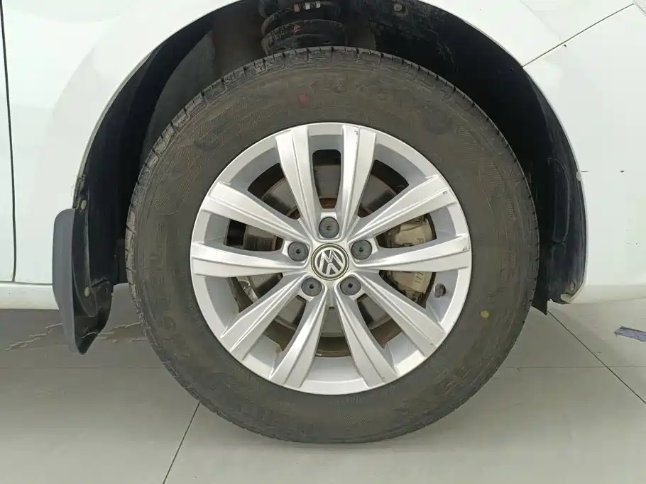 Volkswagen Bora 2017 1.6L MT Fashion