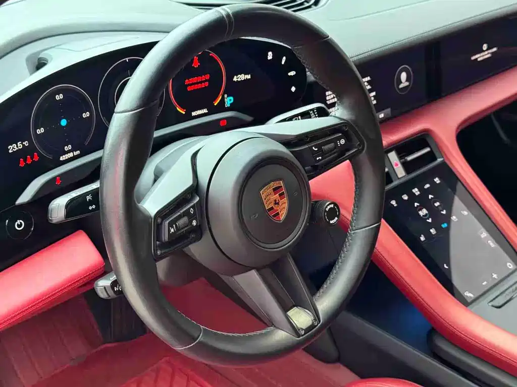 Porsche Taycan — миниатюра 13