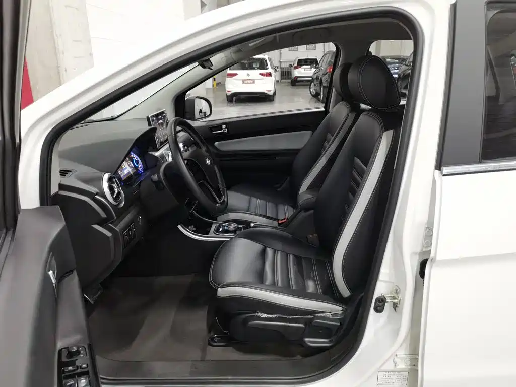 BAIC New Energy EC5 — миниатюра 10
