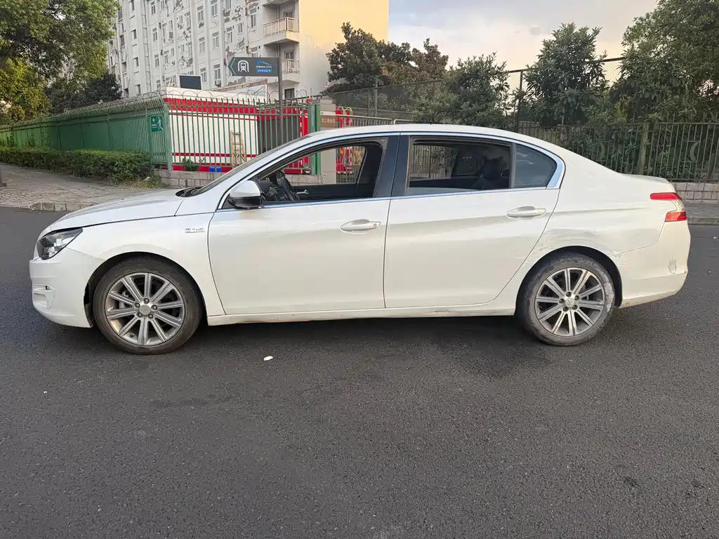 Peugeot 408 — миниатюра 4