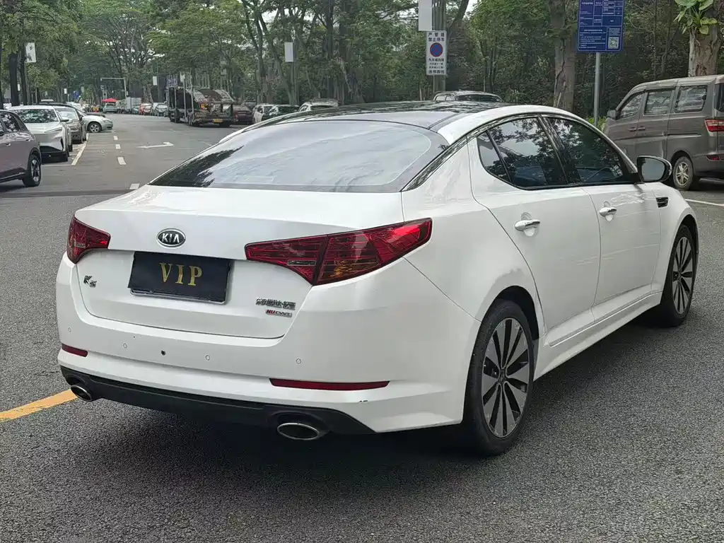 Kia K5 2012 2.0L AT GLS