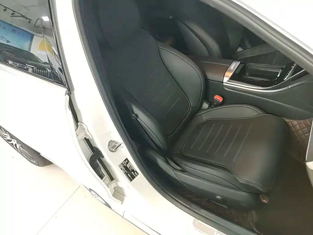 Mercedes-Benz C-Class — миниатюра 25