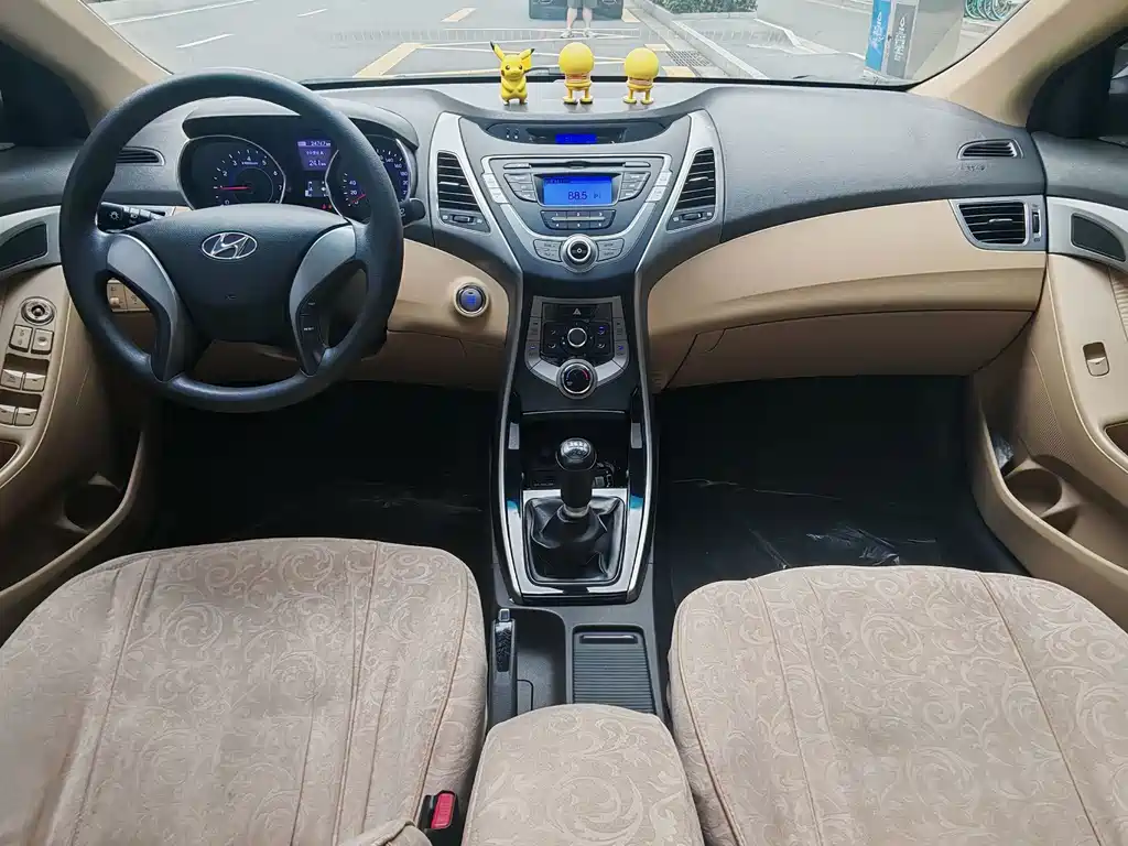 Hyundai Elantra Langdong — миниатюра 12