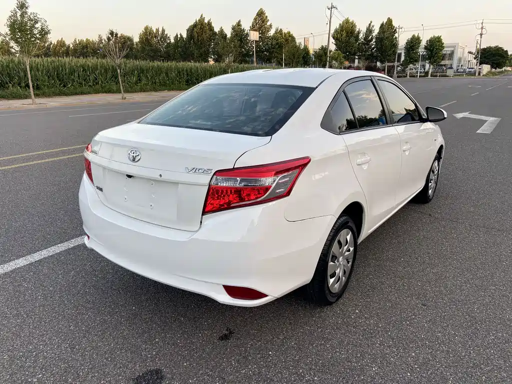 Toyota Vios — миниатюра 4