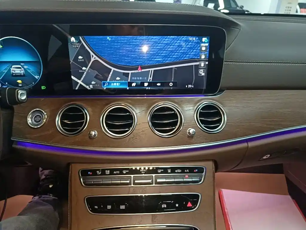 Mercedes-Benz E-Class New Energy — миниатюра 9