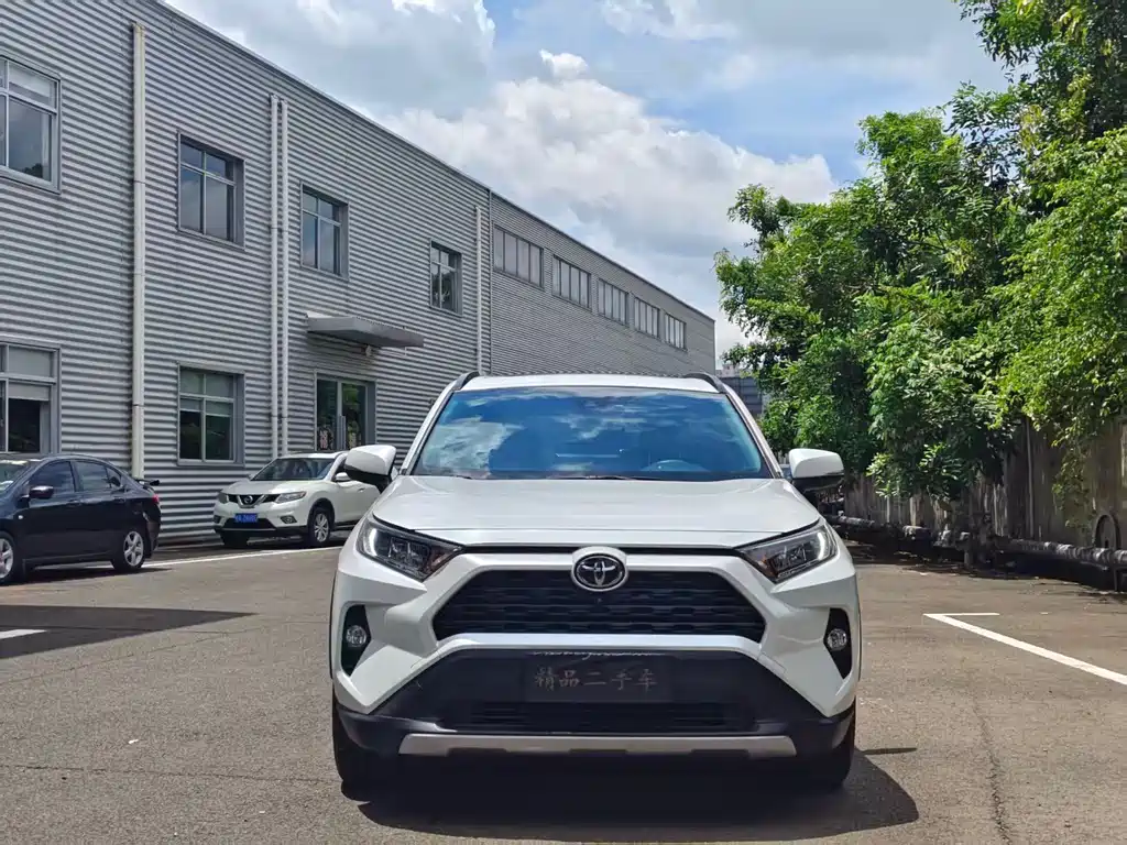Toyota RAV4 — миниатюра 2