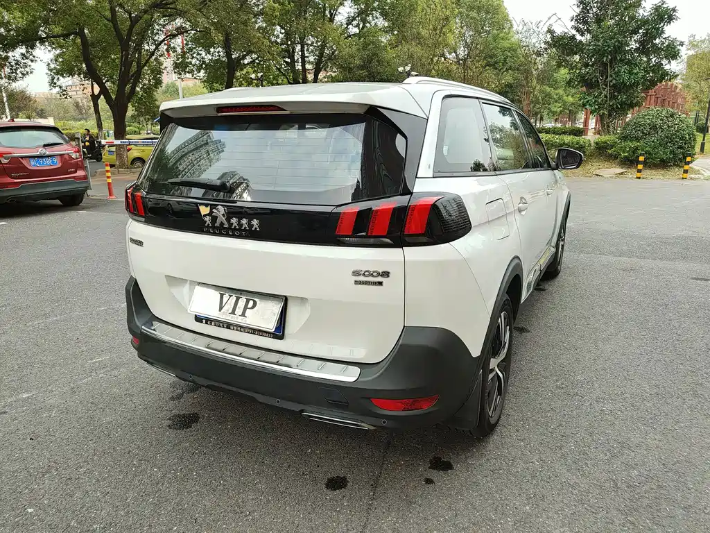Peugeot 5008 — миниатюра 7