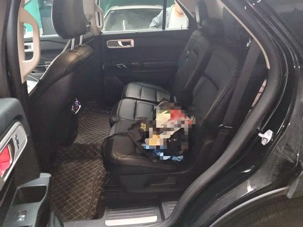 Ford Explorer — миниатюра 15