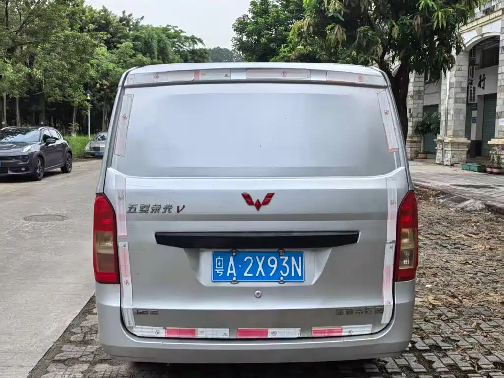 Wuling Rongguang V — миниатюра 5