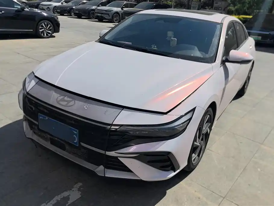 Hyundai Elantra 2024