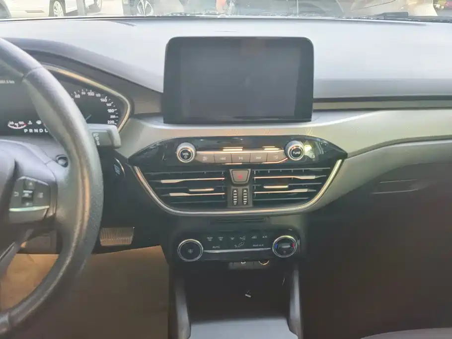 Ford Focus — миниатюра 11