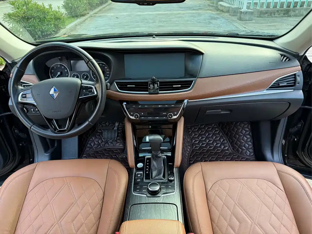 Borgward BX7 — миниатюра 9