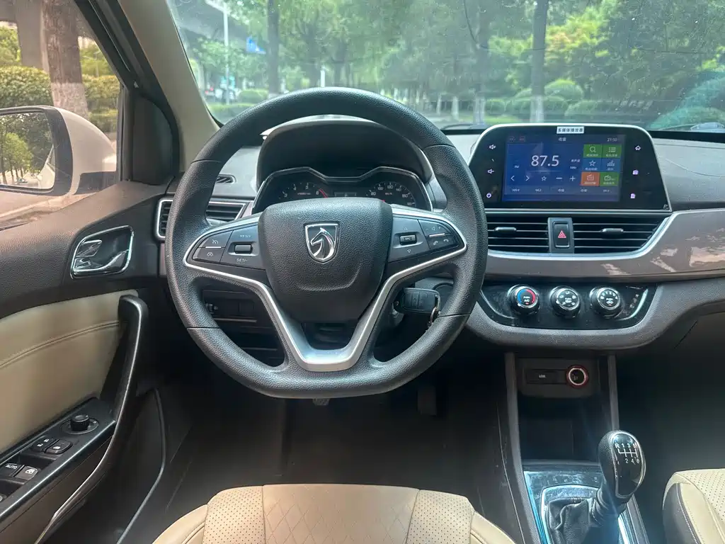 Baojun 310W — миниатюра 16