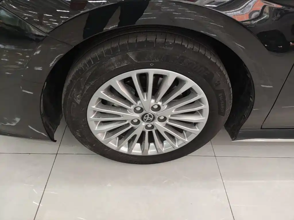 Toyota Camry — миниатюра 23